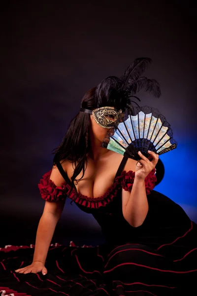 Mulher mascarada bonita — Fotografia de Stock