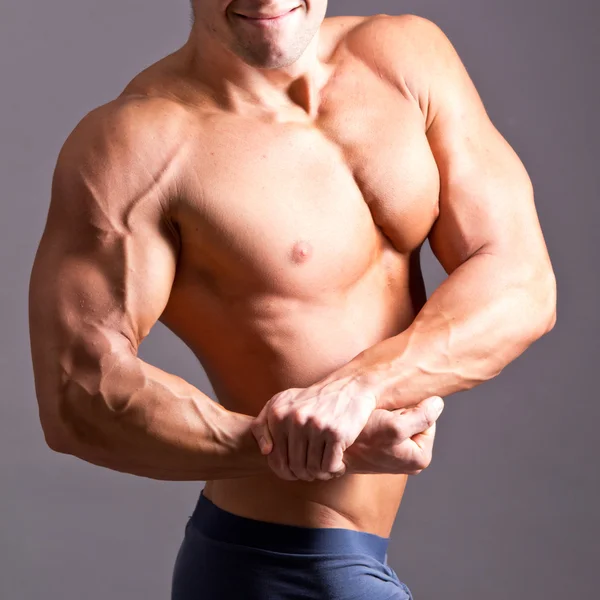 Hombre muscular — Foto de Stock