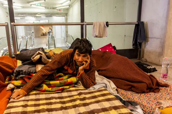 Refugiados de guerra en la estación de tren Keleti — Foto de Stock