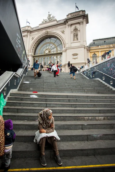 Oorlogsvluchtelingen op de Keleti Railway Station — Stockfoto