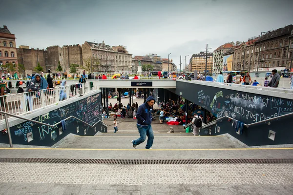 Uchodźców wojennych w Keleti Railway Station — Zdjęcie stockowe