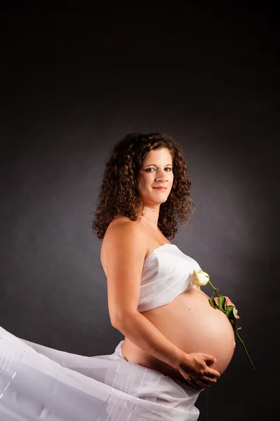 Beautiful pregnant woman — Stock Photo, Image