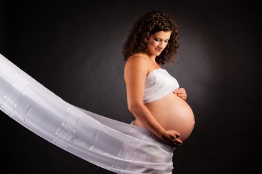 Güzel hamile kadın.