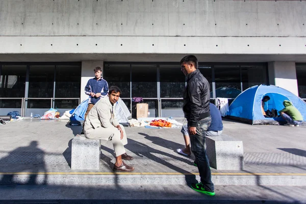 Refugiados de guerra en la estación de tren Keleti — Foto de Stock