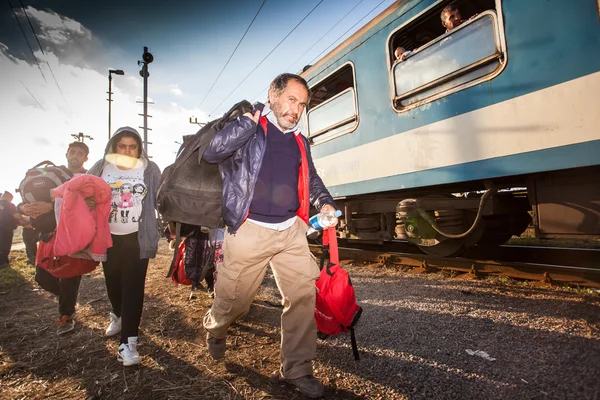 Kriegsflüchtlinge am Gyekenyes-Bahnhof — Stockfoto