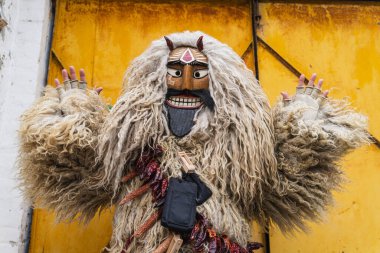 MOHACS, HUNGARY - 02 Mart Busojaras Karnavalı. 02 Mart 2025, Mohacs, Macaristan.