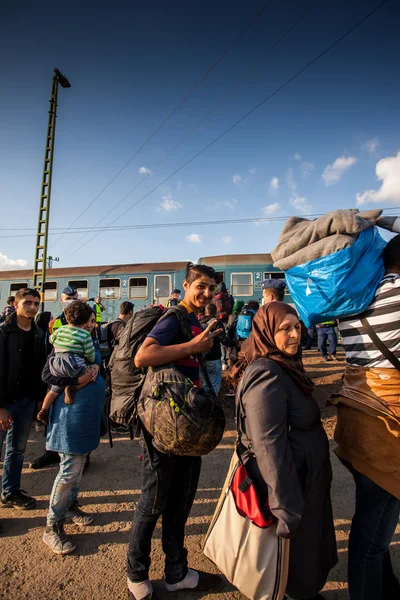 Refugiados de guerra na Estação Ferroviária Gyekenyes — Fotografia de Stock