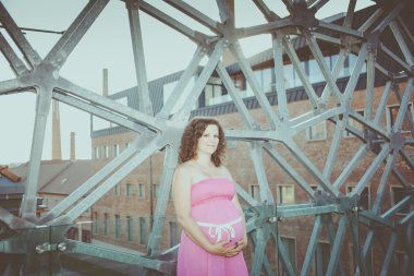 Güzel hamile kadın.