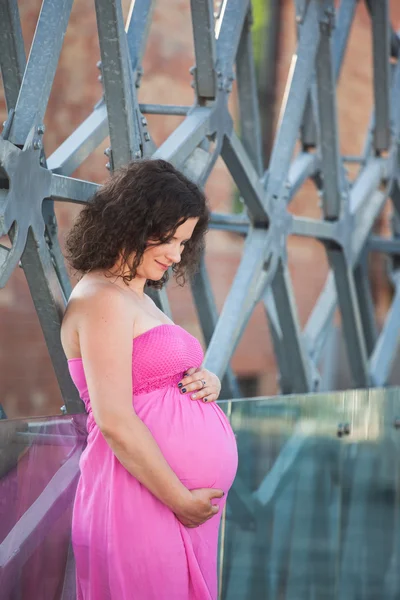 Mujer embarazada hermosa — Foto de Stock