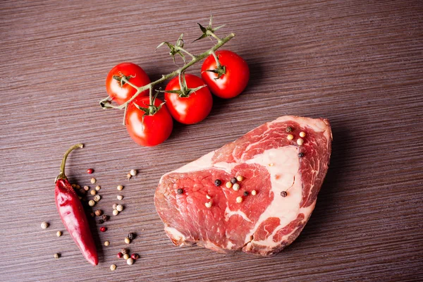 Bistecca di manzo cruda — Foto Stock