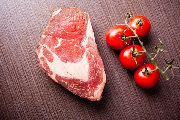 Bistecca di manzo cruda — Foto Stock