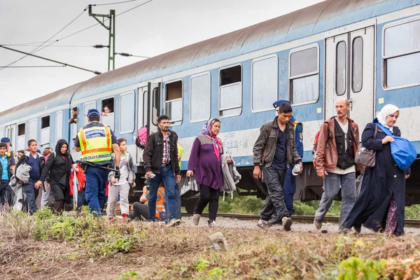 Refugiados de guerra na Estação Ferroviária Gyekenyes — Fotografia de Stock