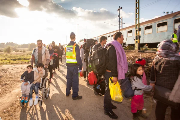 Refugiados de guerra na Estação Ferroviária Gyekenyes — Fotografia de Stock