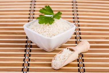 Pişmemiş jasmin pirinç