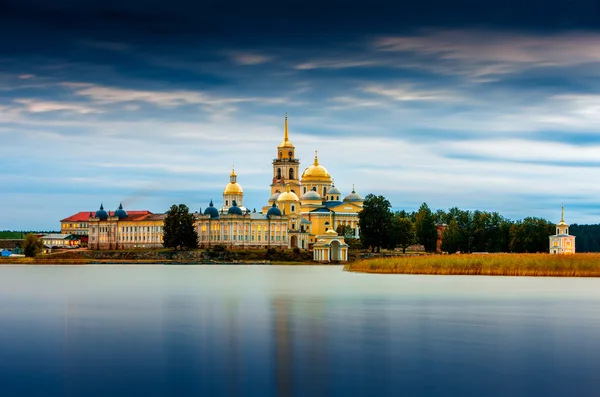 Nilov Manastırı, Nil ada Gölü Seliger, Tver bölgesi, Rusya Federasyonu. — Stok fotoğraf