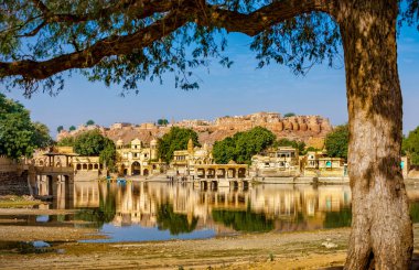 Gadi Sagar (Gadisar), Jaisalmer, Rajasthan, Hindistan, Asya
