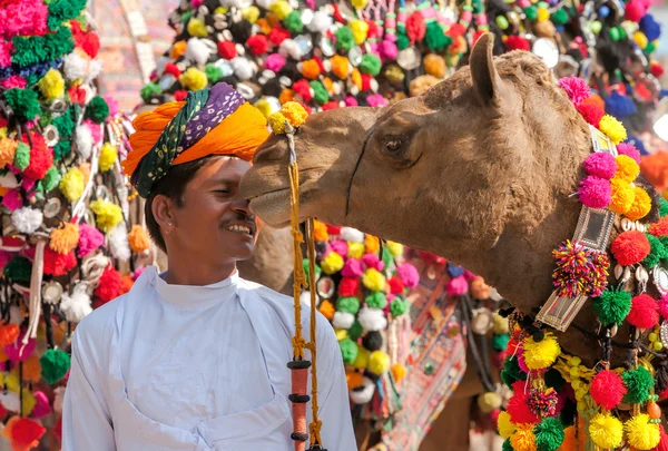 Concurso tradicional de decoração de camelos em camelo mela em Pushka — Fotografia de Stock