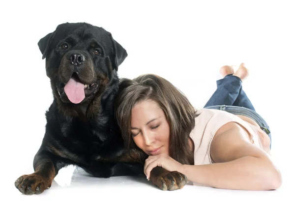Young woman and rottweiler — Stock Photo, Image