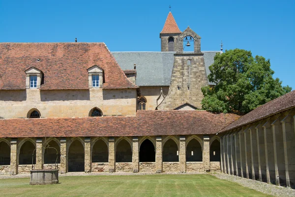 Cloister av Chartreuse av Saint-Sauveur, France — Stockfoto