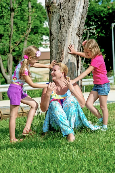 Family on walk — Stock Photo, Image