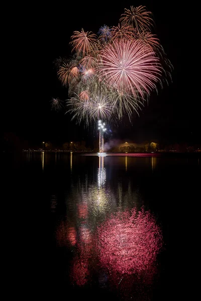 Feuerwerk am See — Stock Photo, Image