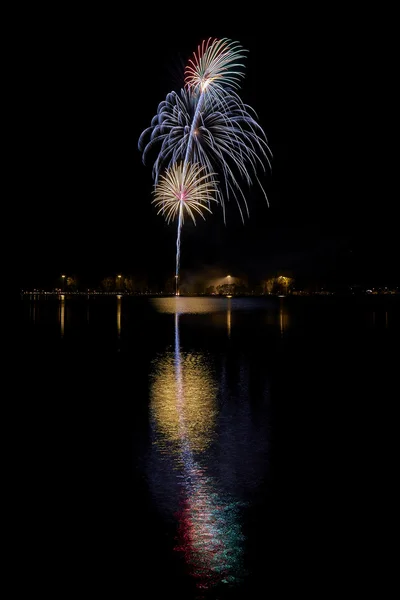 Feuerwerk am See Ліцензійні Стокові Фото