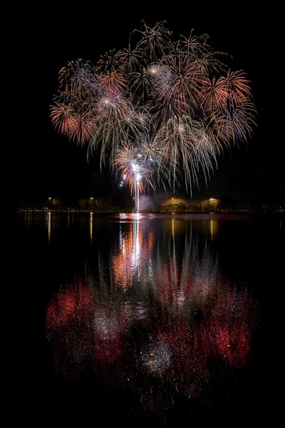 Feuerwerk am See Стокове Зображення