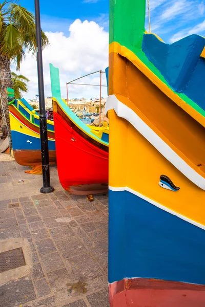 몰타어 Dghajsa의 색상 — 스톡 사진