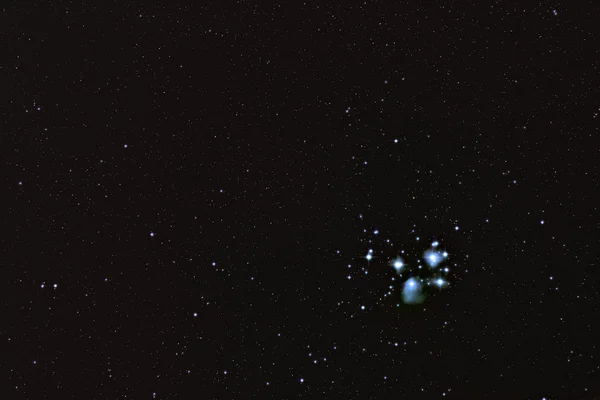 M45 プレアデス星団クラスター — ストック写真