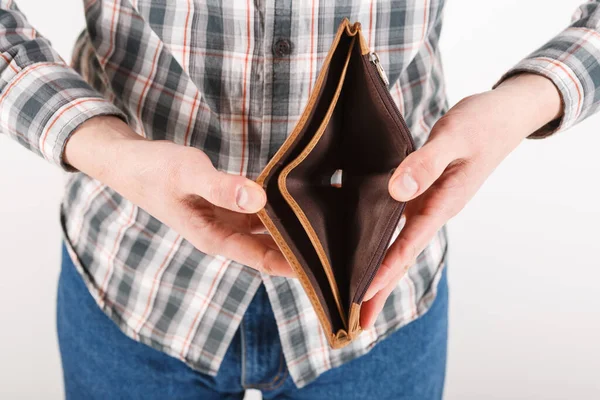 Leere Brieftasche Den Händen Eines Älteren Mannes Armut Rentenkonzept — Stockfoto