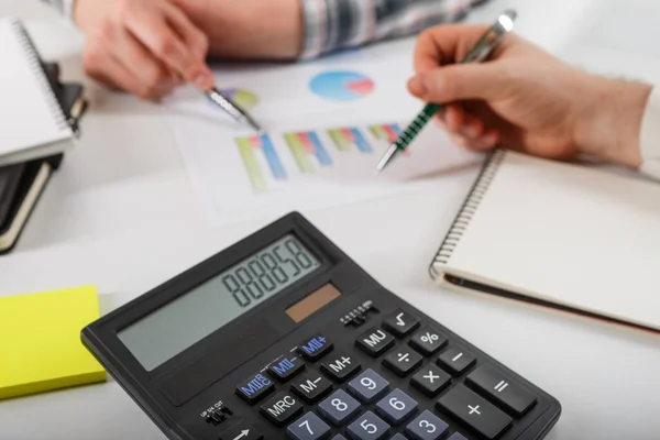 Geschäftskonzept Zwei Geschäftsleute Arbeiten Und Treffen Sich Mit Ihm Büro — Stockfoto