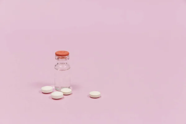 Pillola Bottiglia Iniezione Sfondo Rosa Con Spazio Copia — Foto Stock