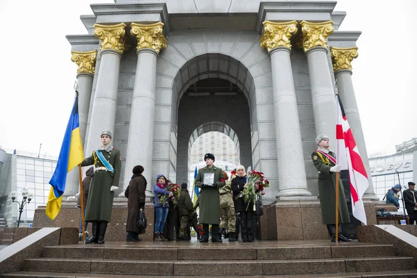 Солдат, який загинув під час сутичок в аеропорту Донецька, відпочив у місті Ке. — стокове фото