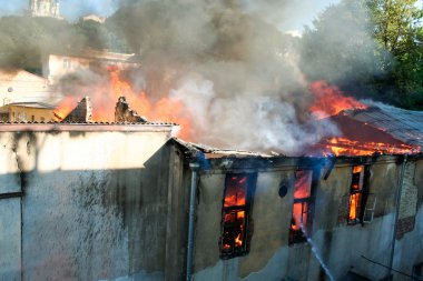  108 Frolovska bir depoda yangın