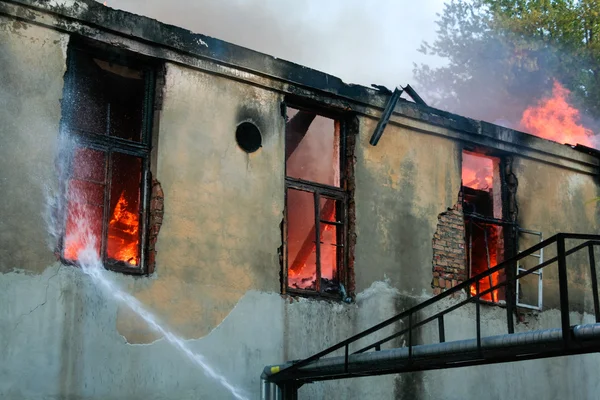 108 Frolovska bir depoda yangın — Stok fotoğraf