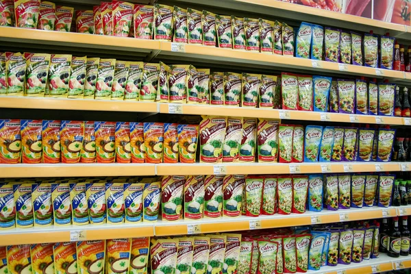 bir mağazada yiyecek