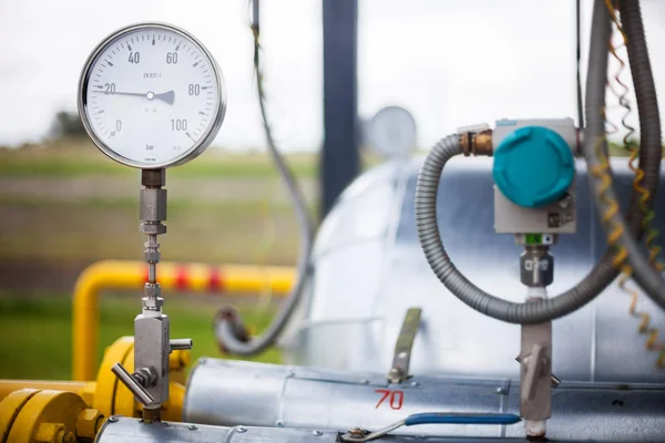 Wellhead Pressure Gauge — Stock Photo, Image