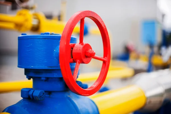 Válvulas de tubería de la planta de procesamiento de gas petróleo —  Fotos de Stock