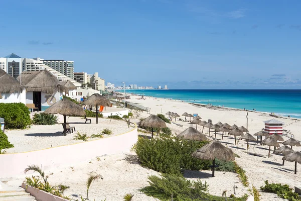 Una vista de la hermosa playa en Cancún, México —  Fotos de Stock