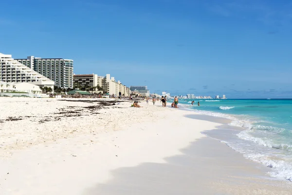 Una vista de la hermosa playa en Cancún, México — Foto de Stock