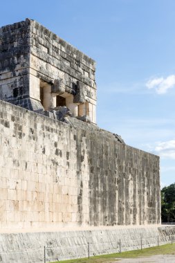 Arkeolojik karmaşık Chichen Itza, Meksika en çok ziyaret edilen sitelerin parçası bir görünümünü
