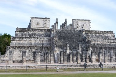 Arkeolojik karmaşık Chichen Itza, Meksika en çok ziyaret edilen sitelerin parçası bir görünümünü