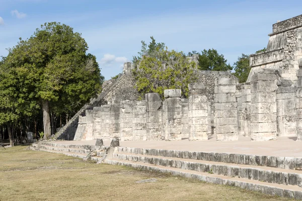 Zobacz część archeologiczny kompleks Chichen Itza, jednym z najbardziej odwiedzanych miejsc w Meksyku — Zdjęcie stockowe