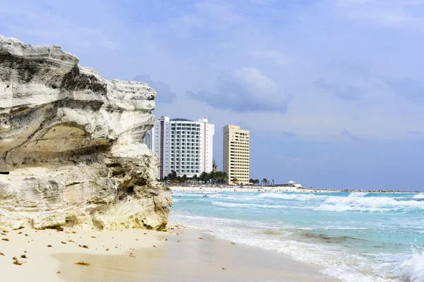 Una vista de la hermosa playa en Cancún, México — Foto de Stock