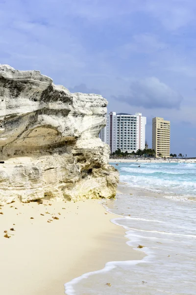 Una vista sulla bellissima spiaggia di Cancun, Messico — Foto Stock