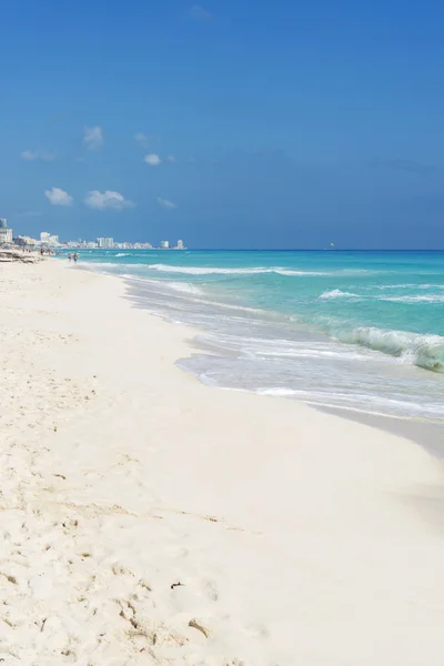 Una vista de la hermosa playa en Cancún, México — Foto de Stock