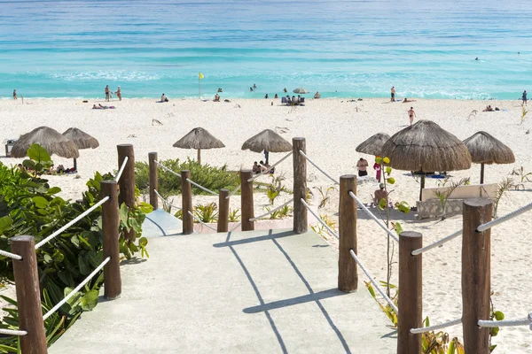 Θέα από την όμορφη παραλία στο Κανκούν, Μεξικό — Φωτογραφία Αρχείου