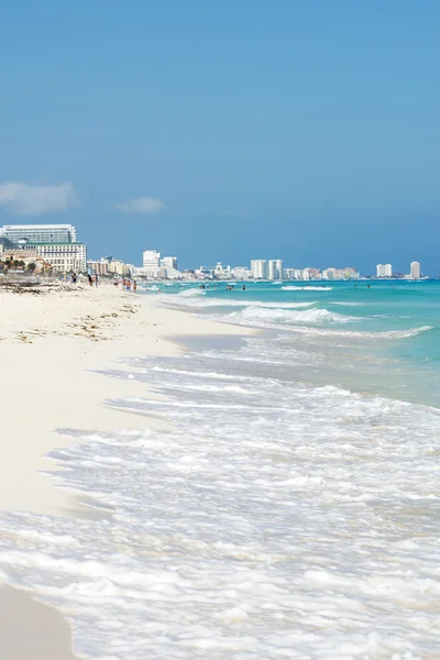 Una vista de la hermosa playa en Cancún, México — Foto de Stock