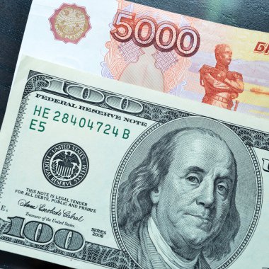 ABD Doları ve Rus ruble. Para