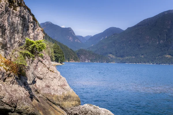 Nice veiw of mountains in the bay — Stock Photo, Image